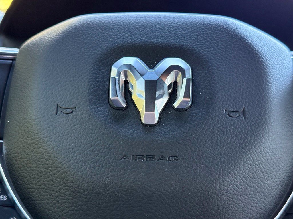 2025 RAM 1500 Laramie - 4WD / LEVEL 2 / NIGHT EDITION