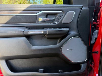 2025 RAM 1500 Laramie - 4WD / LEVEL 2 / NIGHT EDITION