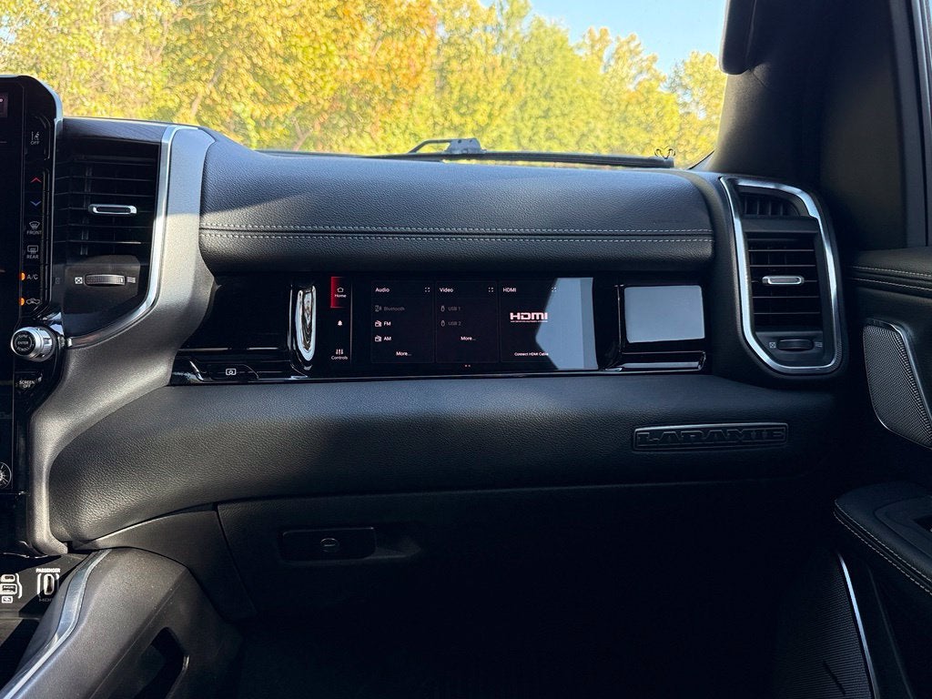 2025 RAM 1500 Laramie - 4WD / LEVEL 2 / NIGHT EDITION