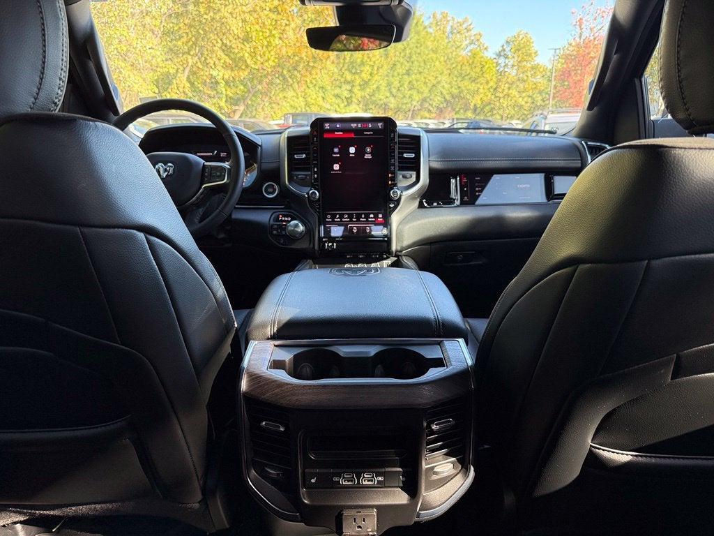 2025 RAM 1500 Laramie - 4WD / LEVEL 2 / NIGHT EDITION