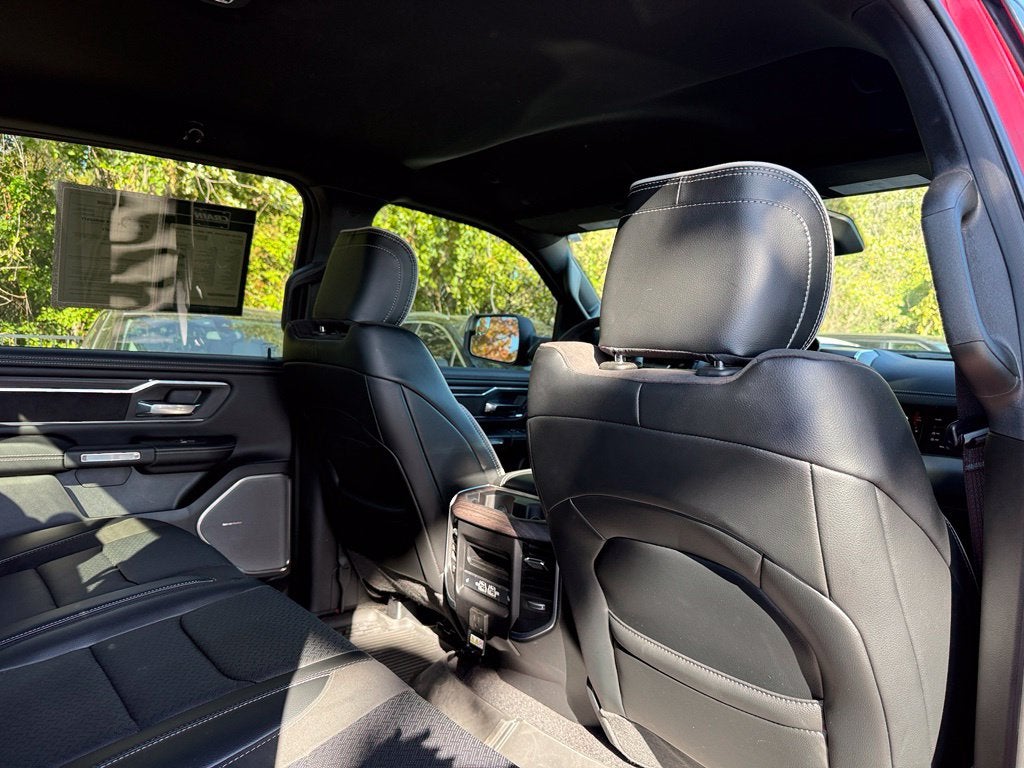 2025 RAM 1500 Laramie - 4WD / LEVEL 2 / NIGHT EDITION