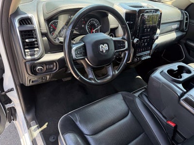 2021 RAM 1500 Laramie - 4WD / PANORAMIC SUNROOF / CLEAN CARFAX