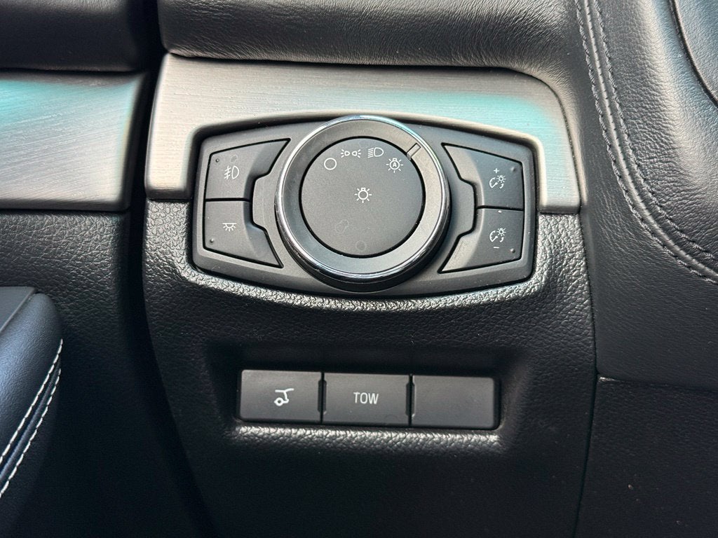 2017 Ford Explorer Platinum - 4WD