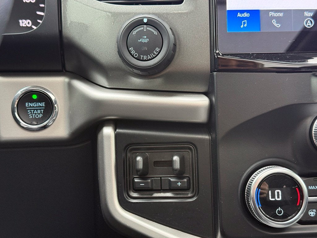 2024 Ford Expedition Max XLT - 4WD / PANORAMIC SUNROOF / ONE OWNER