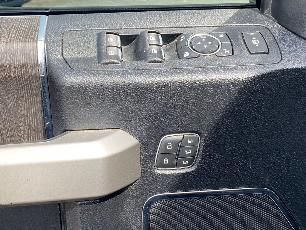 2021 Ford F-250SD Lariat LIFT / WHEELS AND TIRES / CLEAN CARFAX