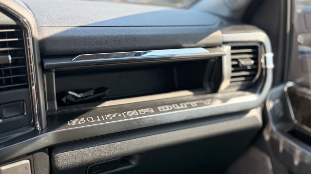 2024 Ford F-250SD Lariat Black Widow Package