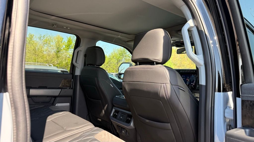 2024 Ford F-250SD Lariat Black Widow Package