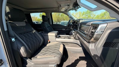 2024 Ford F-250SD Lariat Black Widow Package