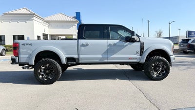 2024 Ford F-250SD Lariat Black Widow Package