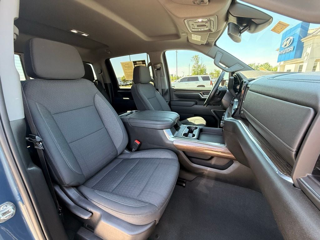 2025 Chevrolet Silverado 3500HD LT Lifted Big Wheels & Tires