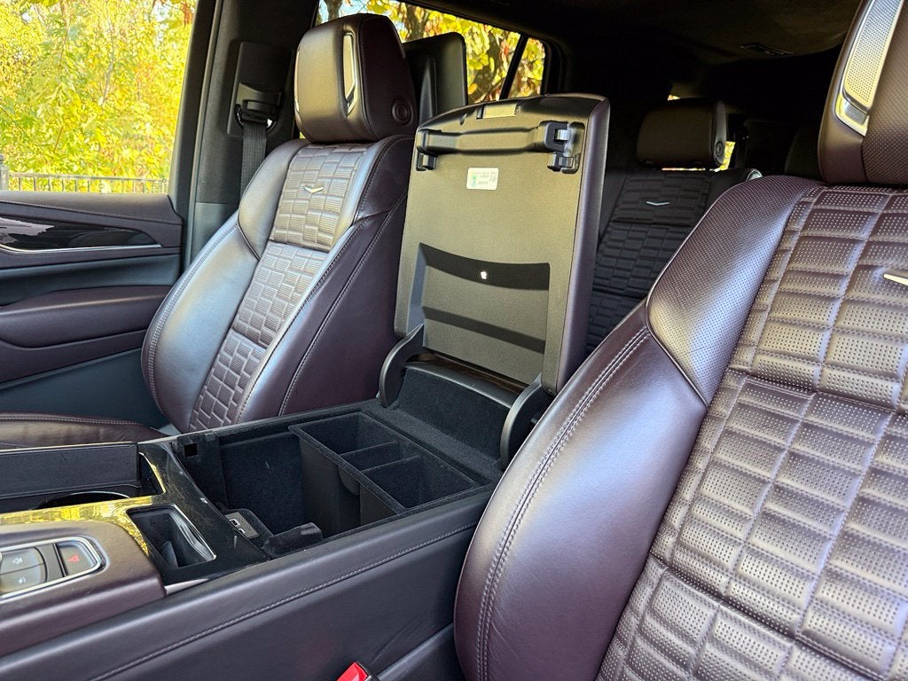 2023 Cadillac Escalade Premium Luxury Platinum - AWD / PANO SUNROOF / CLEAN CARFAX