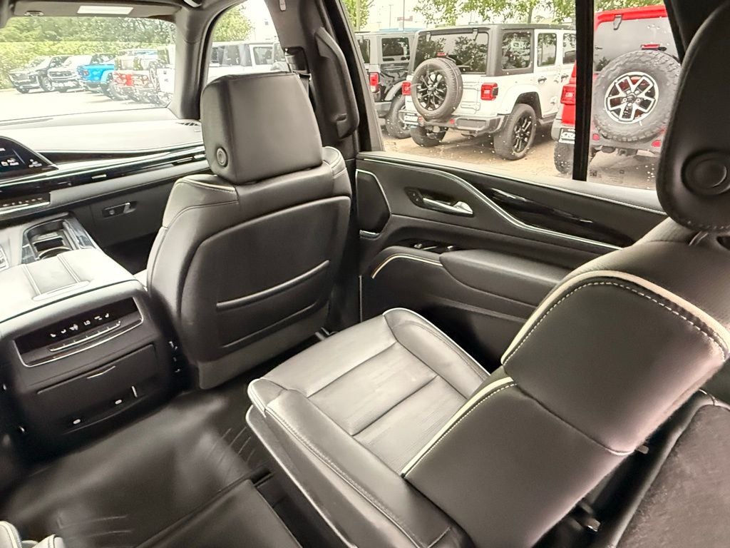 2023 Cadillac Escalade Sport