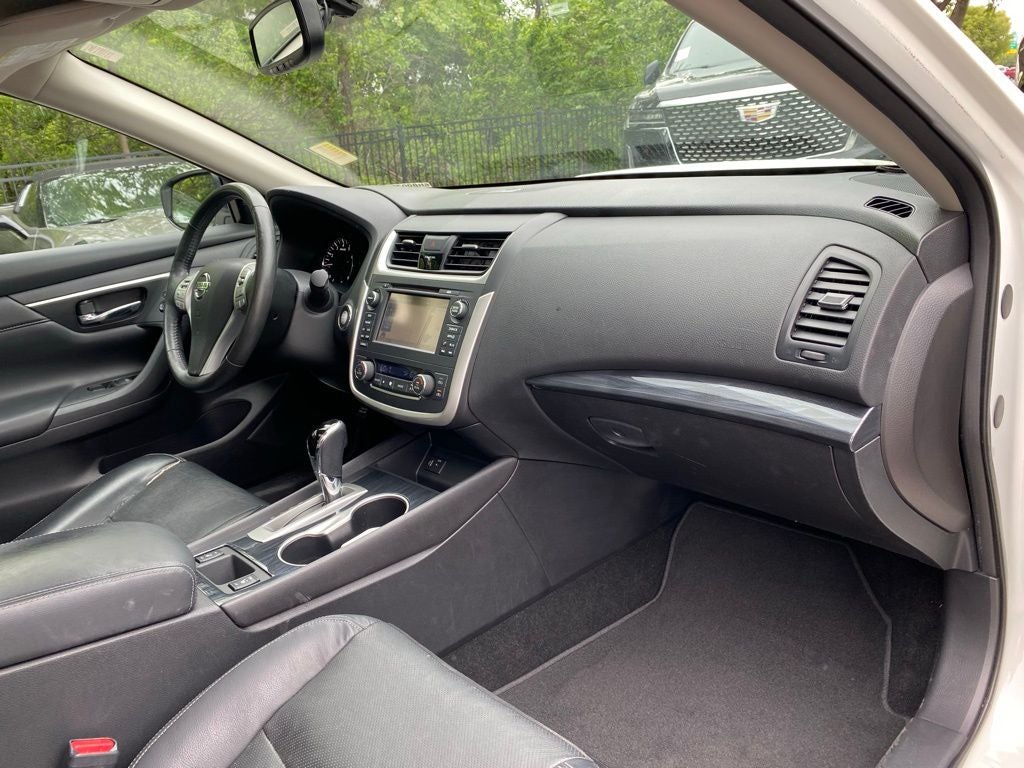 2016 Nissan Altima 2.5 SL SUPER LOW MILES