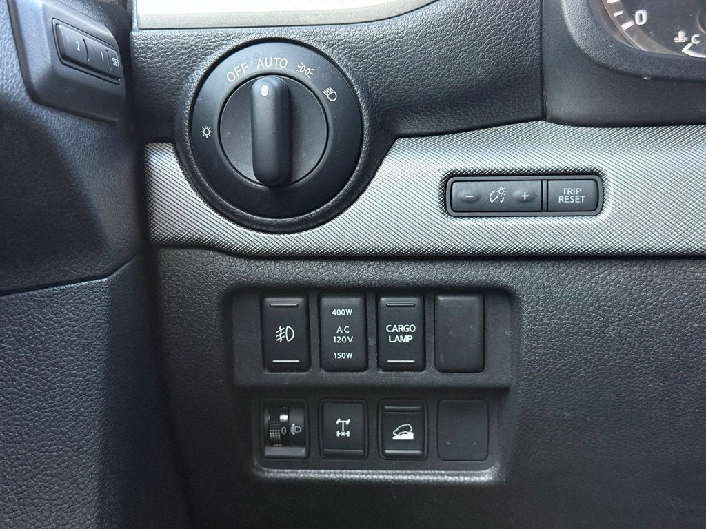 2017 Nissan Titan PRO-4X - 4WD / LEATHER