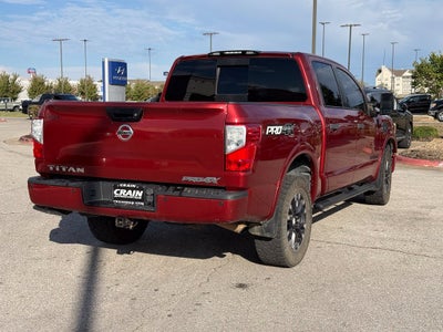 2017 Nissan Titan PRO-4X - 4WD / LEATHER
