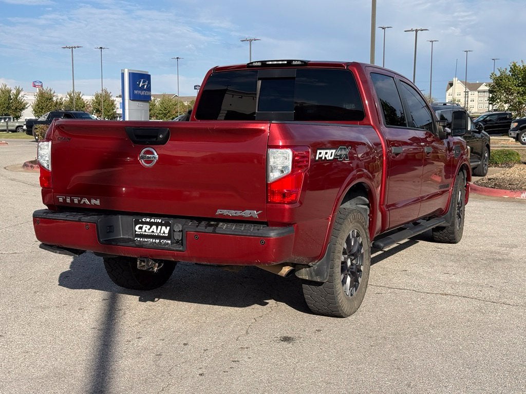 2017 Nissan Titan PRO-4X - 4WD / LEATHER