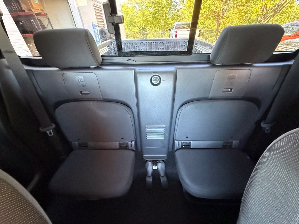 2024 Nissan Frontier SV - 4WD / CLEAN CARFAX / ONE OWNER