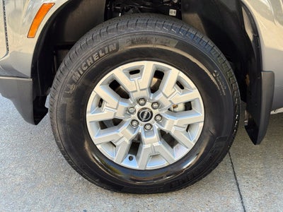 2024 Nissan Frontier SV - 4WD / CLEAN CARFAX / ONE OWNER