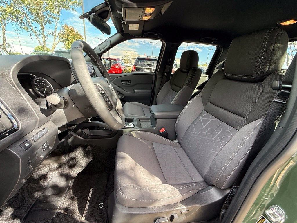 2026 Nissan Frontier SV - 4WD / CLEAN CARFAX / ONE OWNER