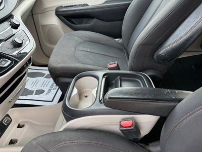 2017 Chrysler Pacifica Touring L LOW PRICED VAN!