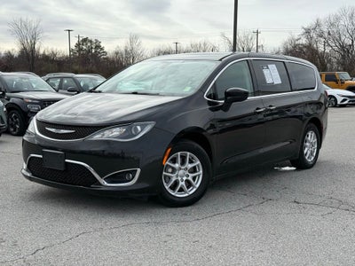2017 Chrysler Pacifica Touring L LOW PRICED VAN!