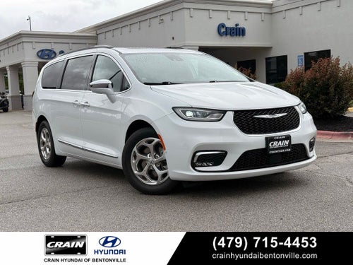 2022 Chrysler Pacifica Limited SOCCER MOM EDITION