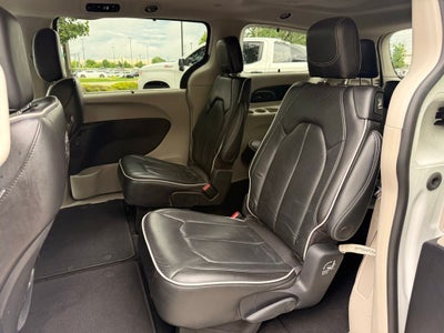 2022 Chrysler Pacifica Limited SOCCER MOM EDITION
