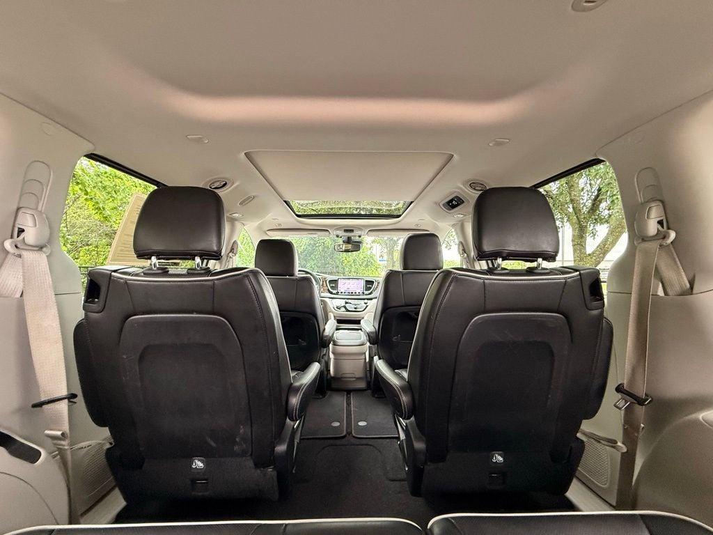 2022 Chrysler Pacifica Limited SOCCER MOM EDITION