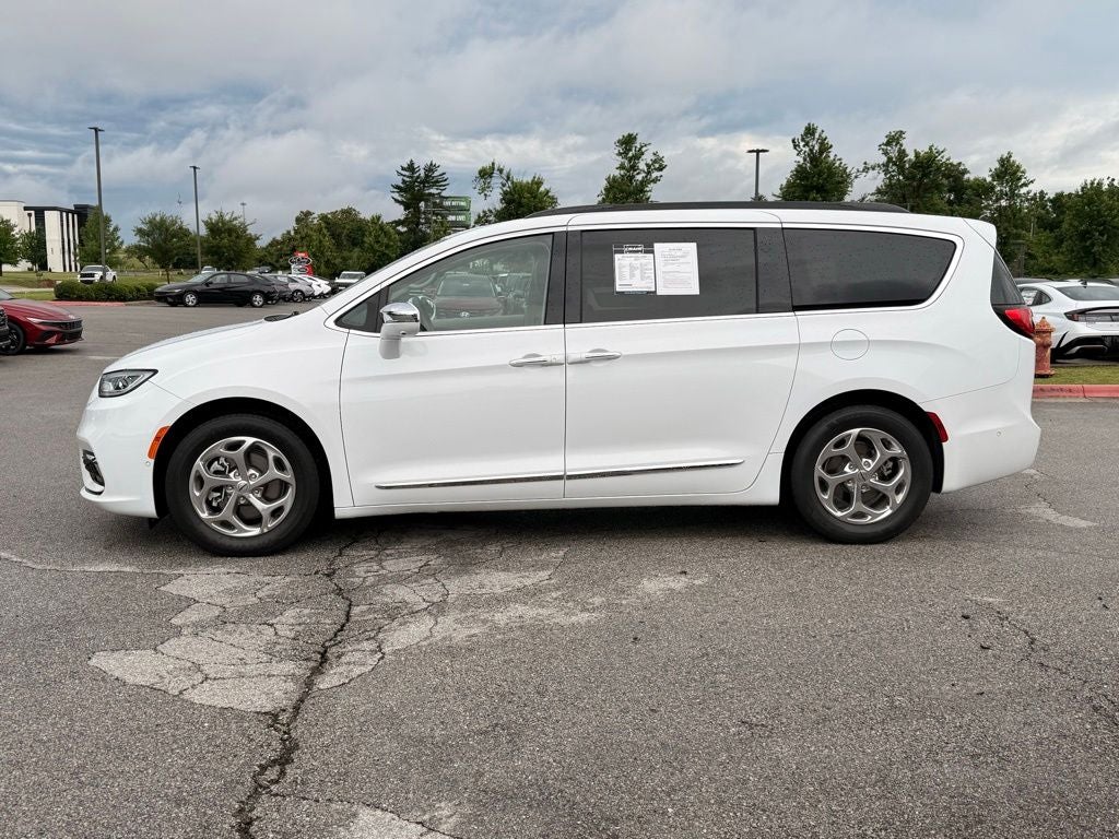 2022 Chrysler Pacifica Limited SOCCER MOM EDITION