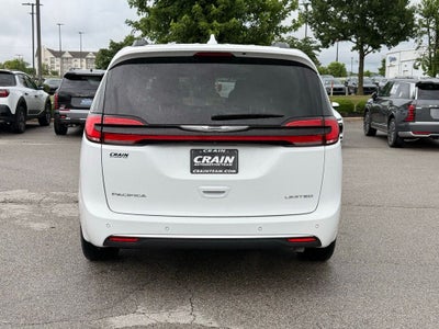 2022 Chrysler Pacifica Limited SOCCER MOM EDITION