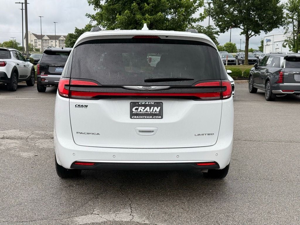 2022 Chrysler Pacifica Limited SOCCER MOM EDITION