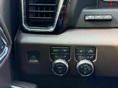 2023 GMC Sierra 1500 Denali V8 / 4x4 / 1-OWNER CLEAN CARFAX