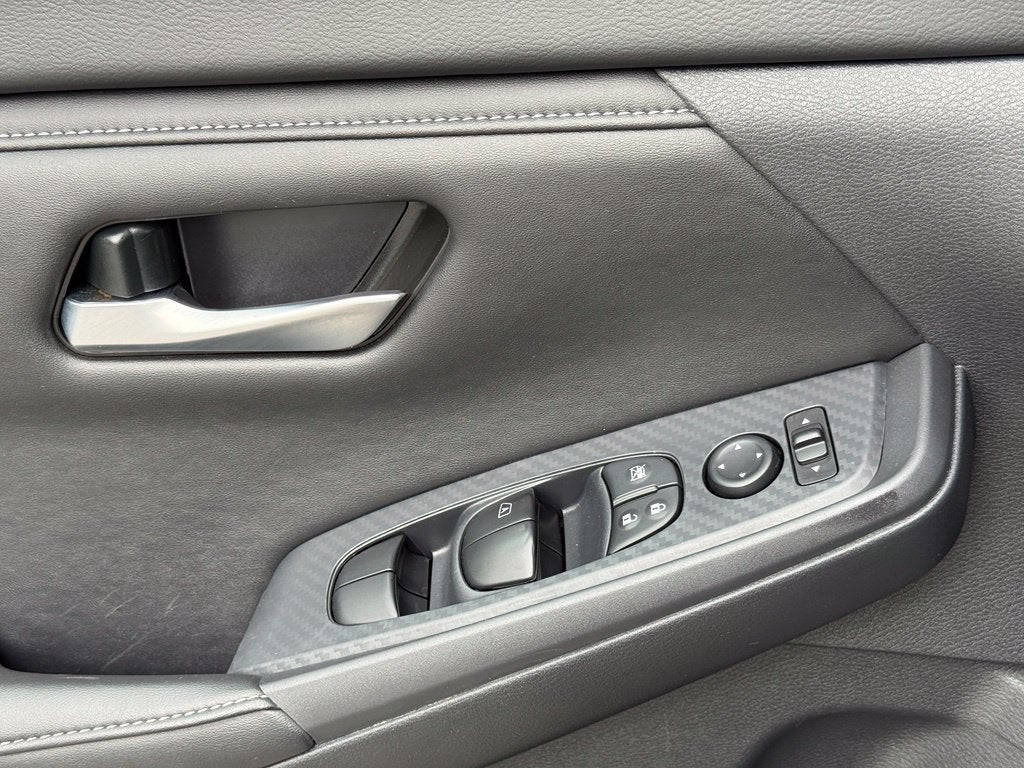 2025 Nissan Sentra SV - CLEAN CARFAX / ONE OWNER