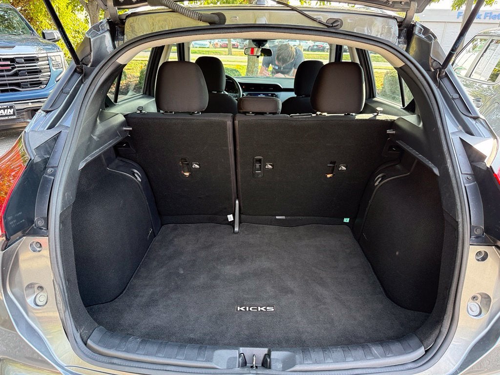2023 Nissan Kicks SV