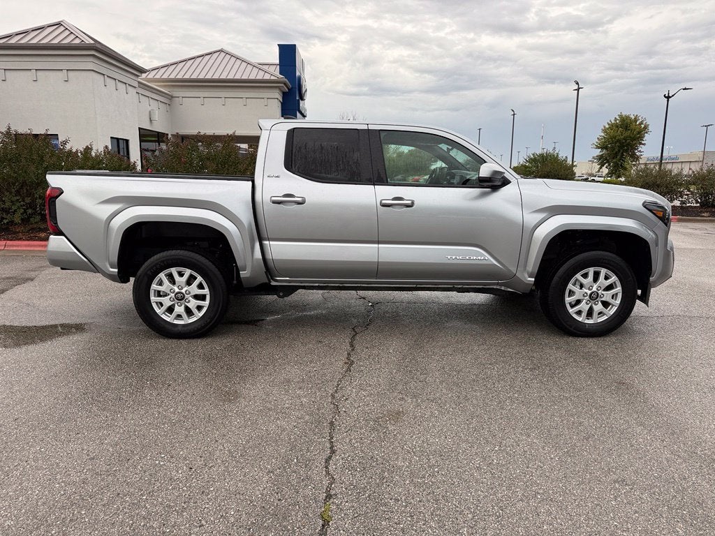 2024 Toyota Tacoma SR5 - CLEAN CARFAX / ONE OWNER