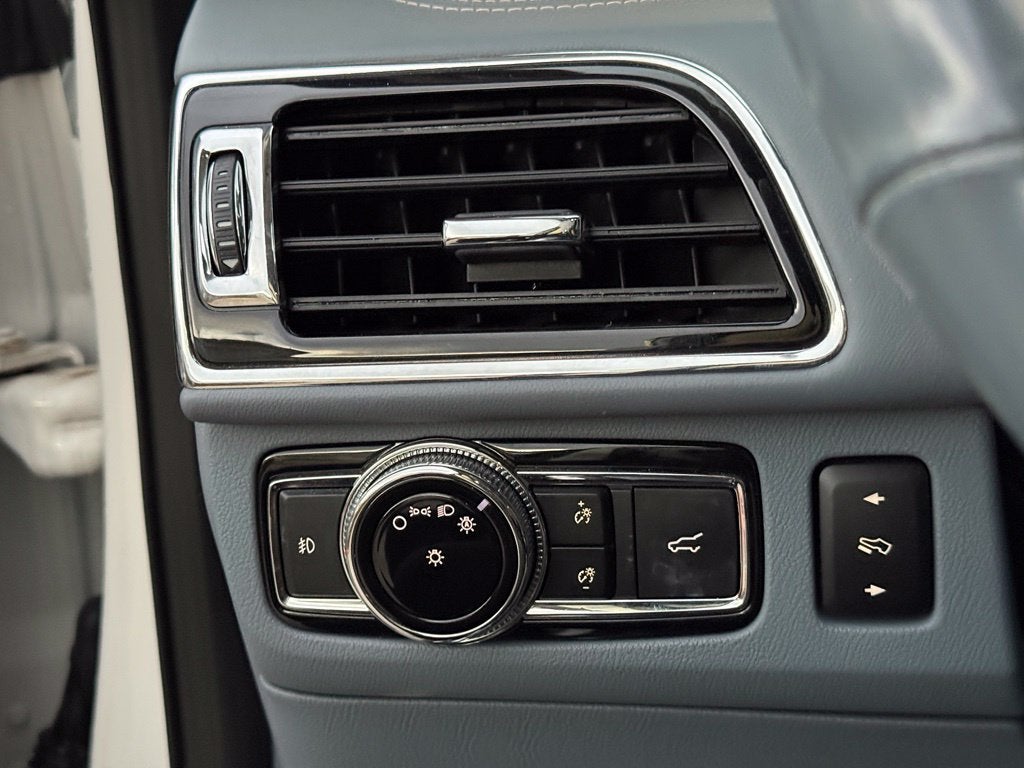 2019 Lincoln Navigator L Black Label - $103,555 MSRP / 4WD / PANORAMIC SUNROOF