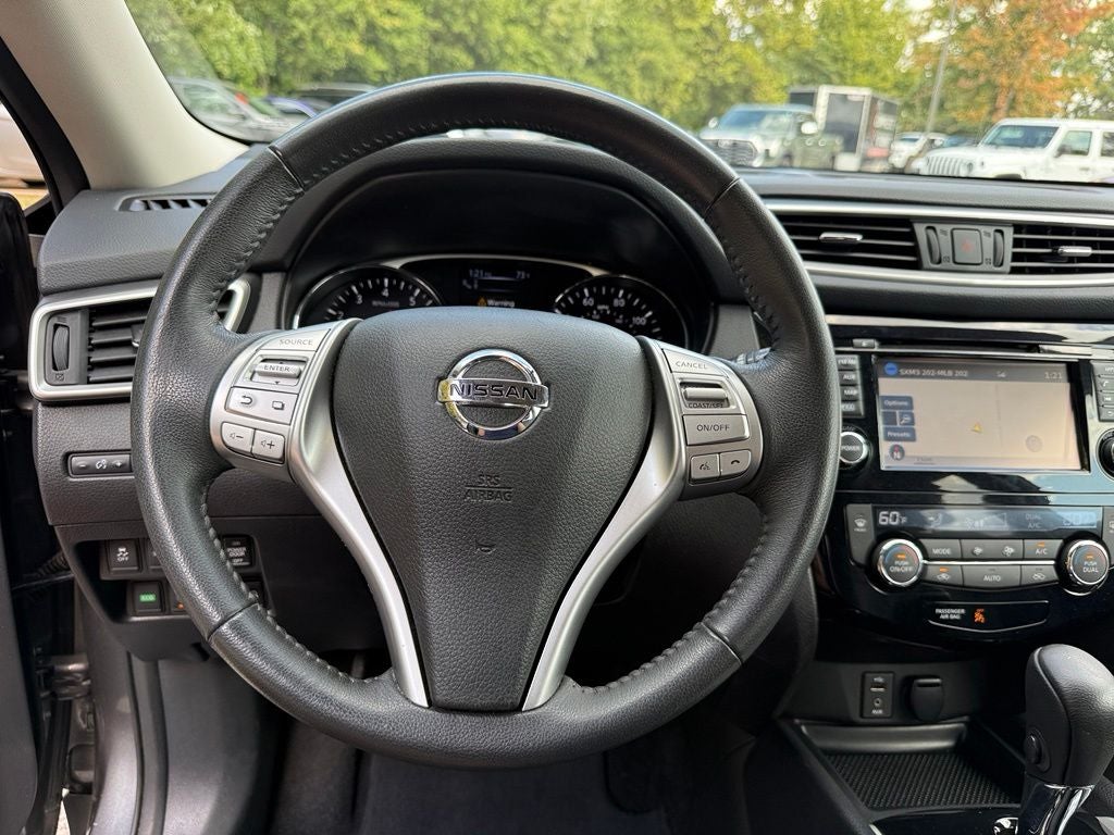 2016 Nissan Rogue SL - AWD / PANORAMIC SUNROOF
