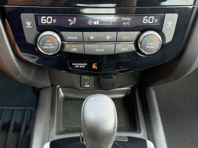 2016 Nissan Rogue SL - AWD / PANORAMIC SUNROOF