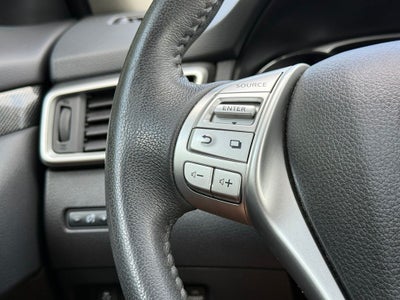 2016 Nissan Rogue SL - AWD / PANORAMIC SUNROOF