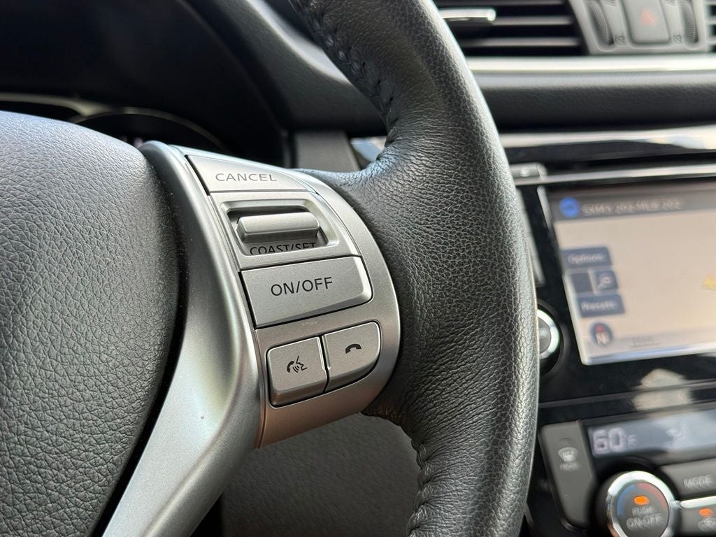 2016 Nissan Rogue SL - AWD / PANORAMIC SUNROOF