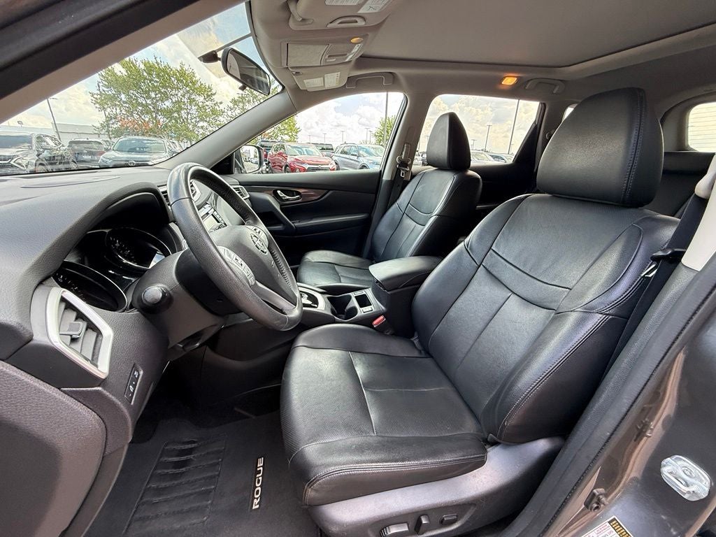 2016 Nissan Rogue SL - AWD / PANORAMIC SUNROOF