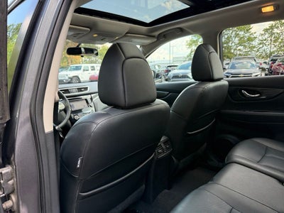 2016 Nissan Rogue SL - AWD / PANORAMIC SUNROOF