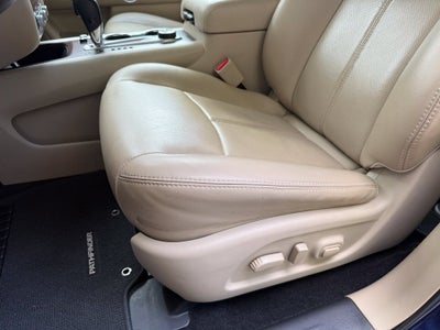 2017 Nissan Pathfinder Platinum - 4WD / DUAL SUNROOF / CLEAN CARFAX