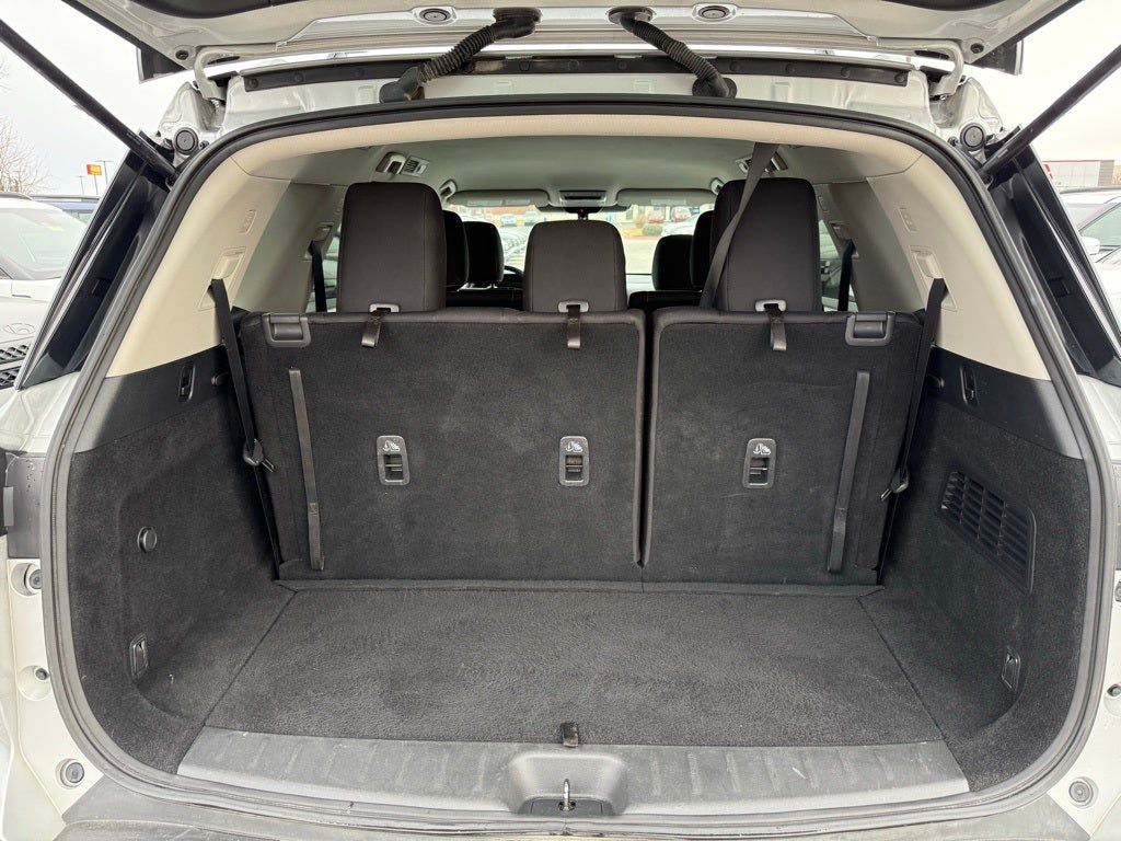 2022 Nissan Pathfinder SV 3 ROW SUV