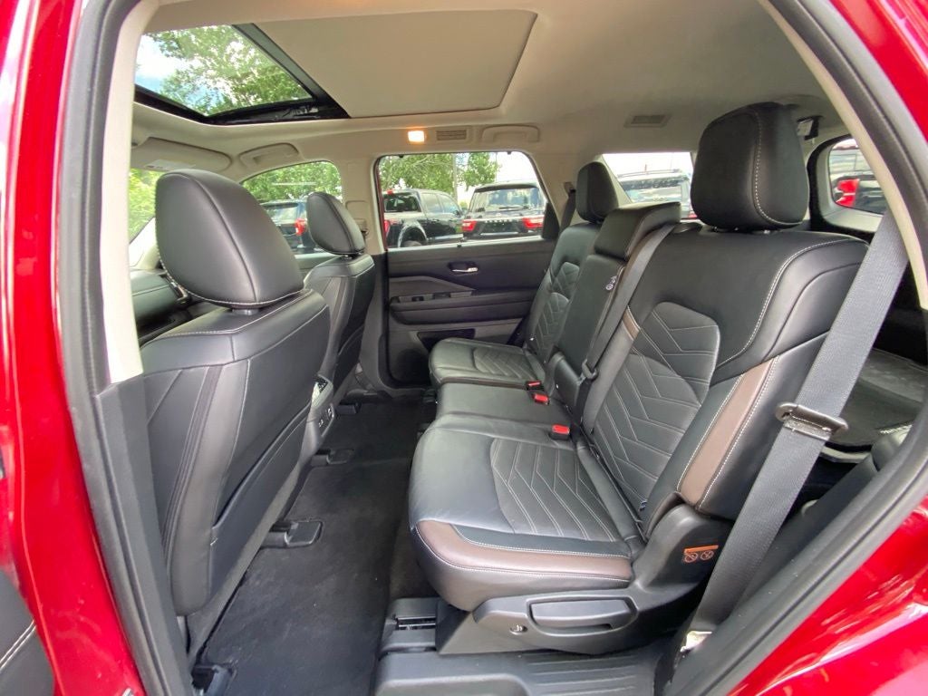 2024 Nissan Pathfinder Platinum
