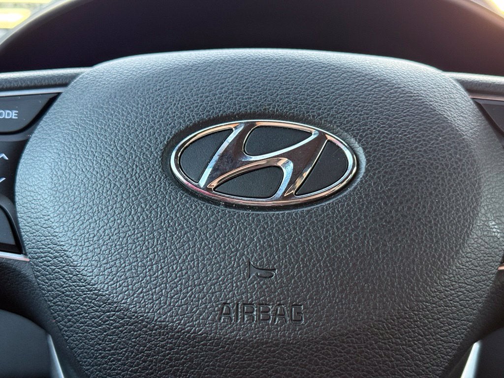 2019 Hyundai Santa Fe SEL - CLEAN CARFAX / ONE OWNER