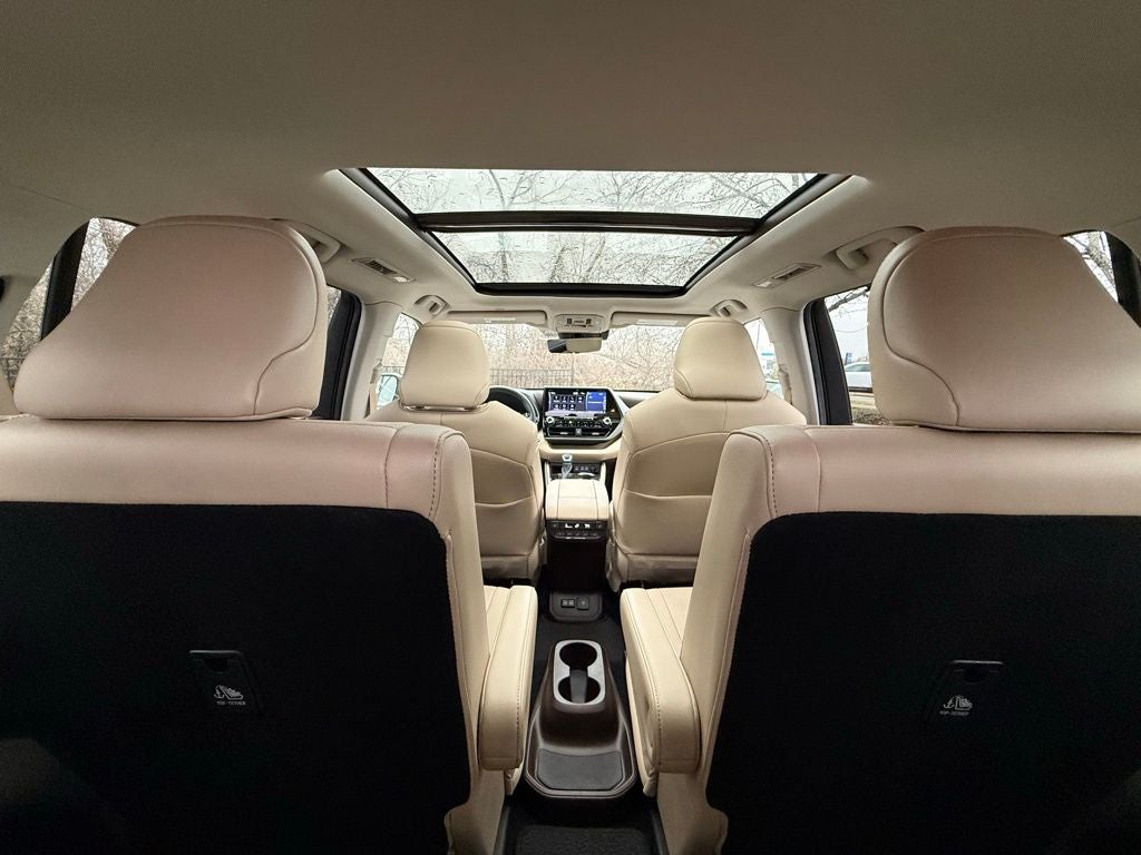 2022 Toyota Highlander Platinum