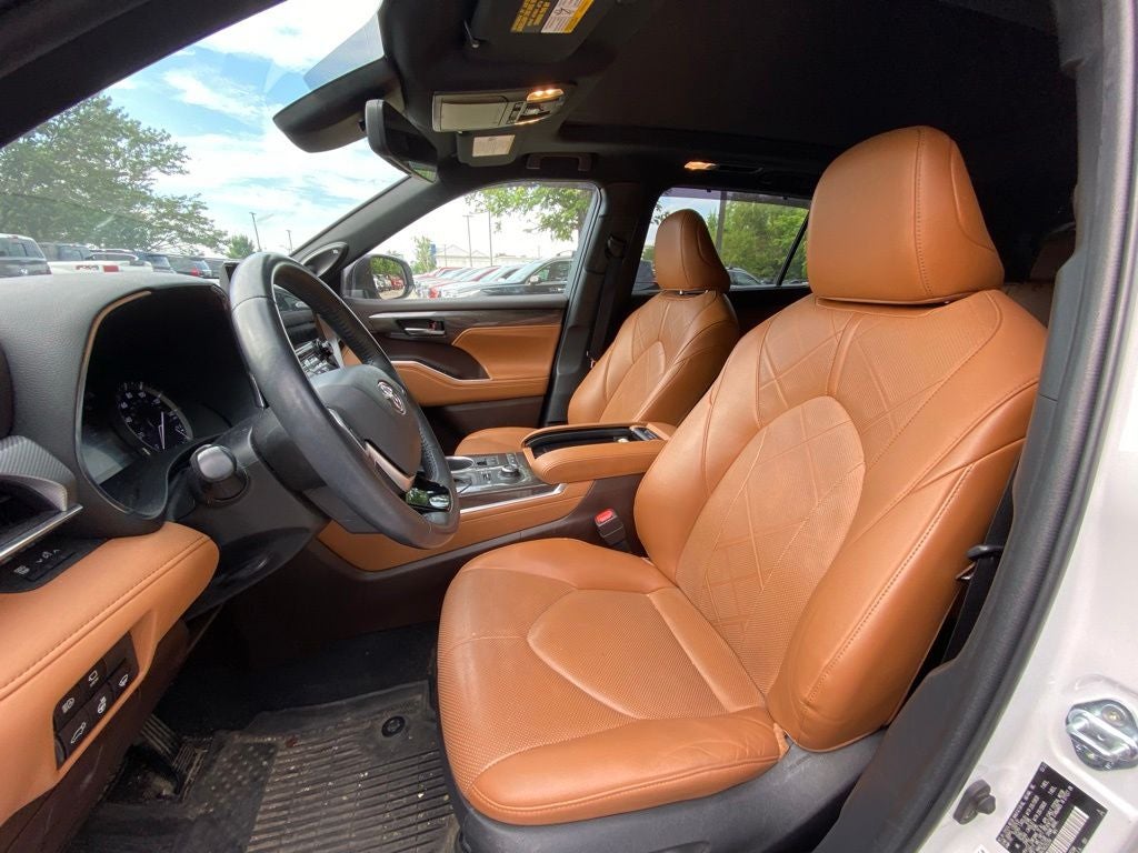 2022 Toyota Highlander Platinum