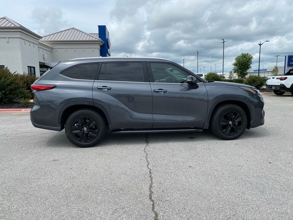2021 Toyota Highlander XLE CLEAN CARFAX