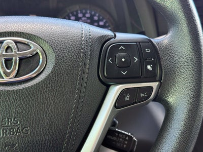 2018 Toyota Sienna LE 8 Passenger - CLEAN CARFAX